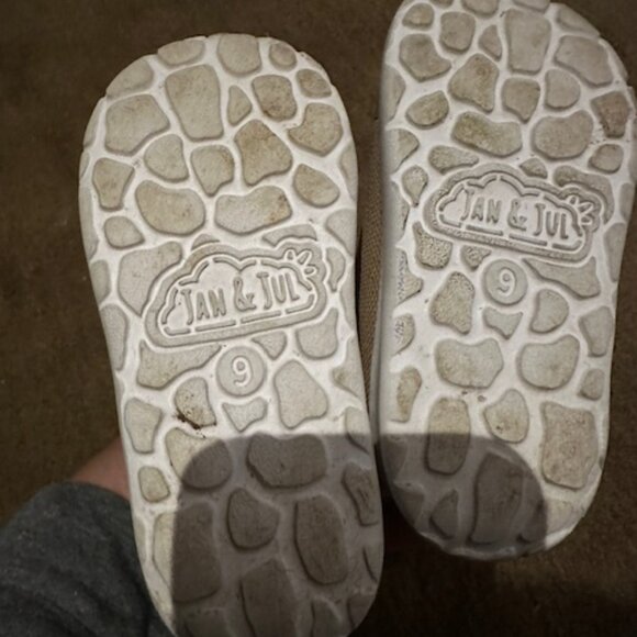 Jan and Juls shoes size 9 - Picture 2 of 2